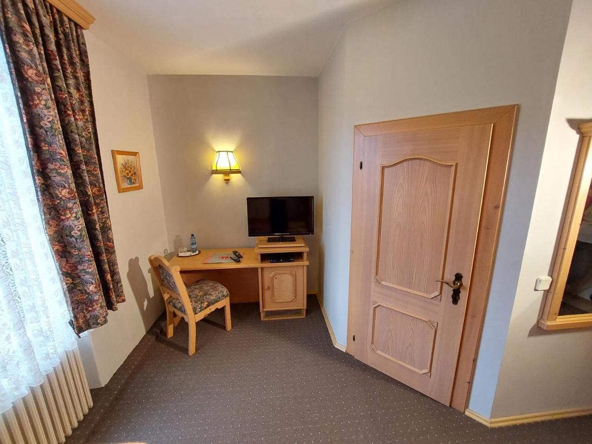 3 Raben - Leoben - Zimmer Fuer Geschaeftsreisende, Urlauber, Monteure Und Handwerker, Polski Pensjonat Austria Ngoại thất bức ảnh