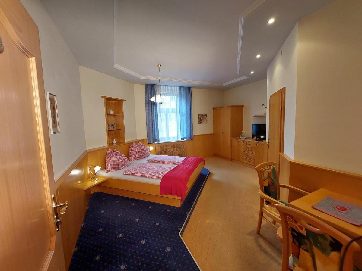 3 Raben - Leoben - Zimmer Fuer Geschaeftsreisende, Urlauber, Monteure Und Handwerker, Polski Pensjonat Austria Ngoại thất bức ảnh