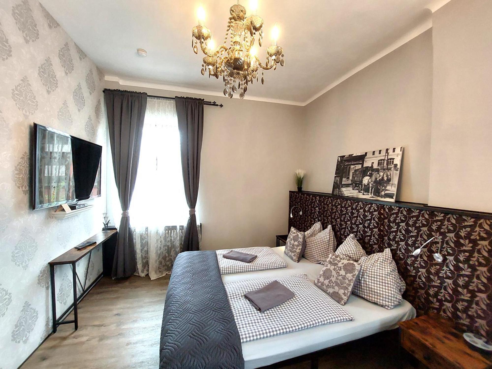 3 Raben - Leoben - Zimmer Fuer Geschaeftsreisende, Urlauber, Monteure Und Handwerker, Polski Pensjonat Austria Ngoại thất bức ảnh